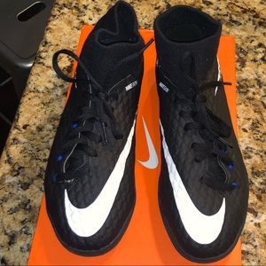 Nike HyperVenom X Indoor soccer cleats- 6Y likenew